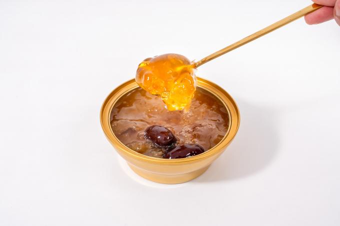 stewed-peach-gum-with-ginger-date-osmanthus